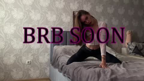 Snapshot of bellaparker_ chatting on December 20, 2024, 10:49 am bellaparker_ online show from December 20, 2024, 10:49 am
