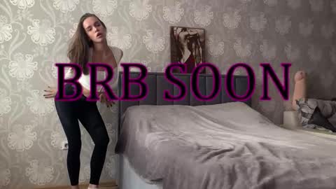 Snapshot of bellaparker_ chatting on October 13, 2025, 10:37 am bellaparker_ online show from October 13, 2025, 10:37 am