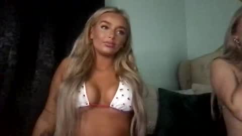 Bella online show from November 18, 2025, 3:45 am