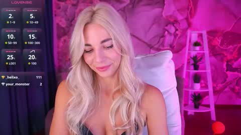 Bella online show from November 18, 2025, 9:19 pm