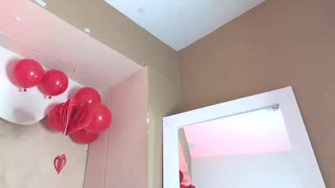 Snapshot of bellarooux chatting on February 16, 2026, 1:29 pm bellarooux online show from February 16, 2026, 1:29 pm