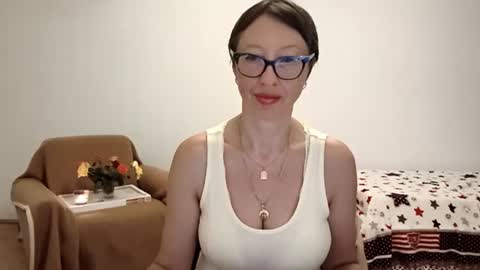 Snapshot of bellarose_2020 chatting on July 16, 2026, 7:09 pm Emma online show from July 16, 2026, 7:09 pm