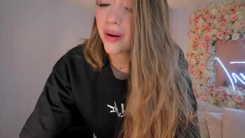 Snapshot of bellarosex1 chatting on February 7, 2026, 6:39 am Bella Rose online show from February 7, 2026, 6:39 am