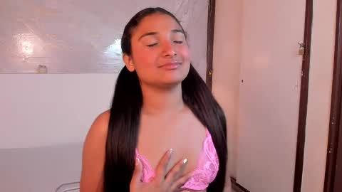 Bella online show from October 2, 2025, 12:01 pm