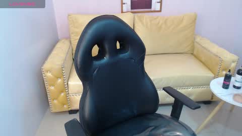 Bella online show from October 5, 2025, 11:41 am