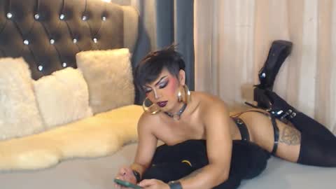 Snapshot of bellatrixxhuckerts chatting on October 4, 2025, 9:29 am B E L L A T R I X online show from October 4, 2025, 9:29 am