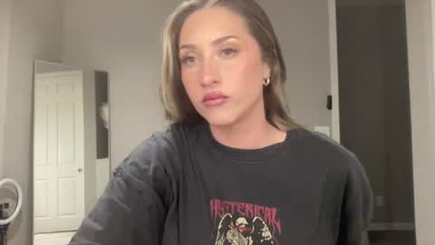 Bella Rose online show from August 1, 2026, 3:50 am