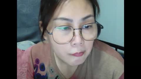 Bella online show from May 18, 2026, 2:40 am