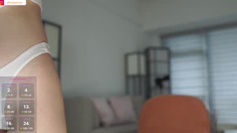 Belle Adrienne  IG  online show from November 19, 2025, 6:35 am