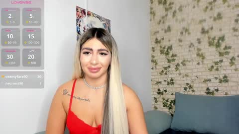 Snapshot of belle_hallle chatting on December 9, 2024, 8:33 pm LucyJelly online show from December 9, 2024, 8:33 pm