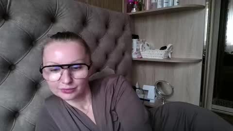 Snapshot of belleamiee chatting on September 11, 2025, 1:00 pm Amelia online show from September 11, 2025, 1:00 pm