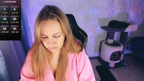 Your Annabelle Wolf  online show from December 17, 2024, 2:11 pm