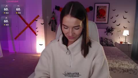 Snapshot of bellla_haddid chatting on October 24, 2025, 1:57 am Bella online show from October 24, 2025, 1:57 am