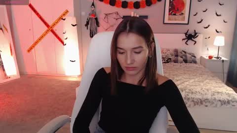 Snapshot of bellla_haddid chatting on October 26, 2025, 1:33 am Bella online show from October 26, 2025, 1:33 am