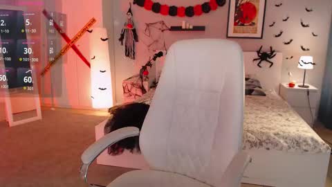 Snapshot of bellla_haddid chatting on October 31, 2025, 1:17 am Bella online show from October 31, 2025, 1:17 am