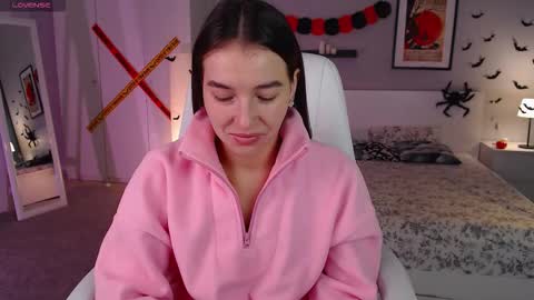 Snapshot of bellla_haddid chatting on November 2, 2025, 1:19 am Bella online show from November 2, 2025, 1:19 am