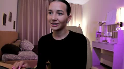 Snapshot of bellla_haddid chatting on November 14, 2025, 1:48 am Bella online show from November 14, 2025, 1:48 am