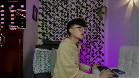 Neon online show from December 17, 2025, 11:16 am