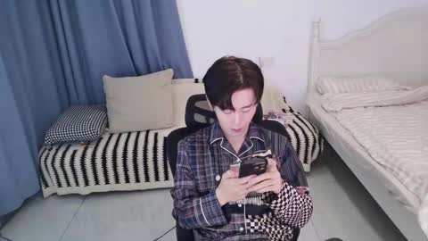 Snapshot of ben705676 chatting on October 26, 2025, 2:23 pm Ben online show from October 26, 2025, 2:23 pm