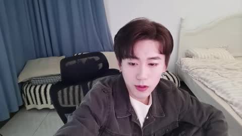 Snapshot of ben705676 chatting on January 9, 2026, 2:42 pm Ben online show from January 9, 2026, 2:42 pm