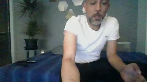 Snapshot of benbare13 chatting on January 16, 2025, 8:14 pm benbare13 online show from January 16, 2025, 8:14 pm