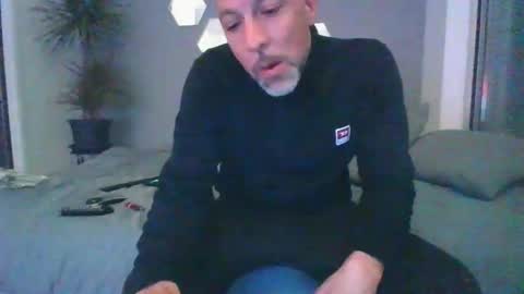 Snapshot of benbare13 chatting on February 22, 2025, 8:42 pm benbare13 online show from February 22, 2025, 8:42 pm