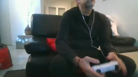 Snapshot of benbare13 chatting on November 23, 2025, 8:08 pm benbare13 online show from November 23, 2025, 8:08 pm