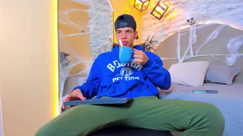 BENJAMIN online show from October 21, 2025, 12:39 pm