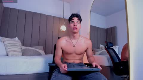 BENJAMIN online show from May 14, 2026, 4:19 am