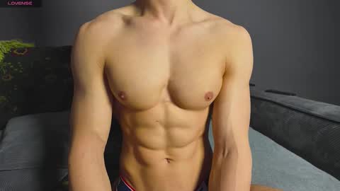 benjaminkarl02 online show from October 30, 2025, 1:34 pm