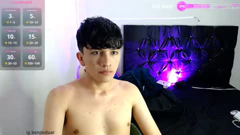 Snapshot of benji_hoter chatting on November 2, 2025, 10:34 pm Benji Hoter online show from November 2, 2025, 10:34 pm