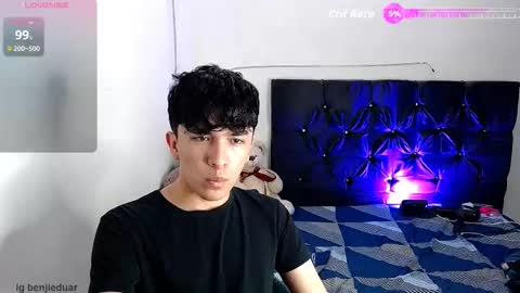 Snapshot of benji_hoter chatting on November 9, 2025, 10:41 pm Benji Hoter online show from November 9, 2025, 10:41 pm