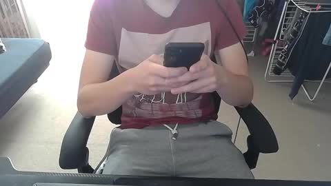 Benjifrenchi online show from November 12, 2025, 8:26 am