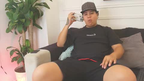 bennett_alejoo online show from October 16, 2025, 7:04 pm