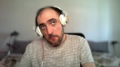 Snapshot of bentish chatting on July 16, 2026, 2:12 pm bentish online show from July 16, 2026, 2:12 pm