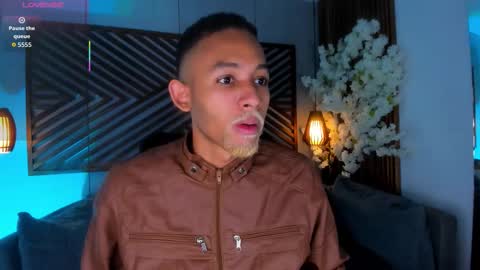 bento_fox online show from October 13, 2025, 3:39 am