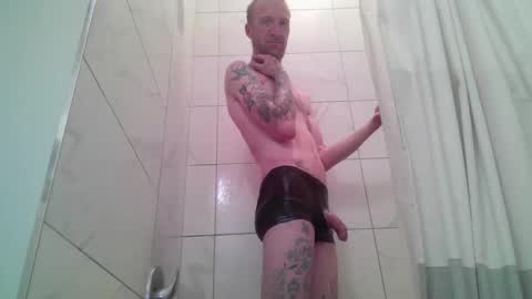 Snapshot of bentoverblonde chatting on April 22, 2026, 2:25 am BentOverBlonde online show from April 22, 2026, 2:25 am