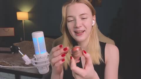 Snapshot of benty_bunny chatting on January 14, 2025, 5:23 pm Alice online show from January 14, 2025, 5:23 pm