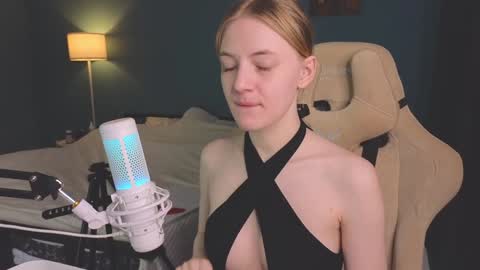 Snapshot of benty_bunny chatting on February 6, 2025, 11:21 am Alice online show from February 6, 2025, 11:21 am