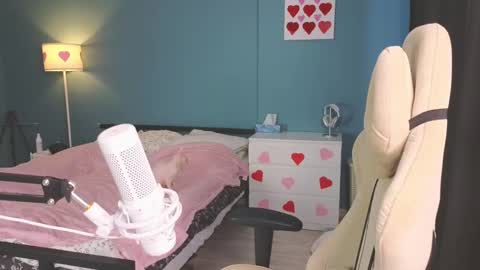 Snapshot of benty_bunny chatting on February 18, 2025, 11:33 am Alice online show from February 18, 2025, 11:33 am