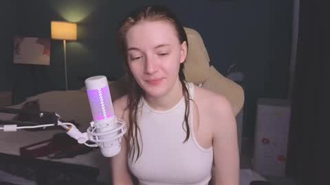 Snapshot of benty_bunny chatting on September 25, 2025, 10:30 am Alice online show from September 25, 2025, 10:30 am