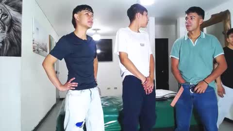 benz boys online show from October 24, 2025, 11:39 am