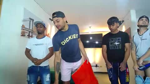 Snapshot of benz_boys chatting on February 8, 2026, 12:41 pm benz boys online show from February 8, 2026, 12:41 pm