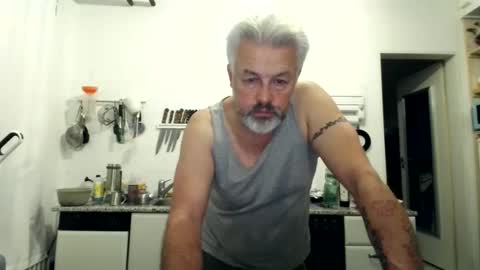 Martin online show from November 11, 2025, 10:32 pm