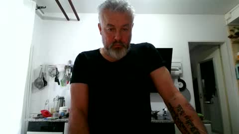 Snapshot of berg_boy chatting on February 11, 2026, 9:03 am Martin online show from February 11, 2026, 9:03 am