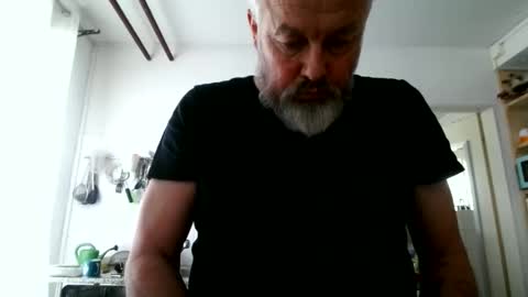 Snapshot of berg_boy chatting on February 18, 2026, 2:35 pm Martin online show from February 18, 2026, 2:35 pm