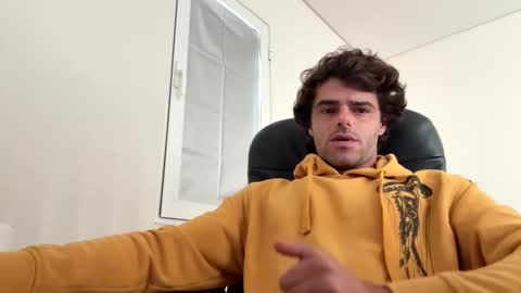 Berltex online show from November 6, 2025, 4:19 pm