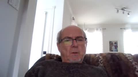 bernard1102 online show from January 3, 2025, 7:29 pm