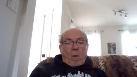 bernard1102 online show from January 6, 2025, 2:47 pm