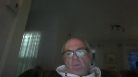 bernard1102 online show from March 6, 2025, 10:52 am